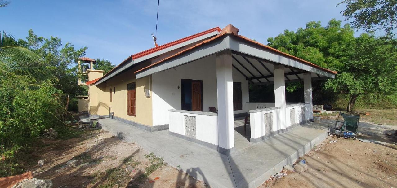 La Felicita Bed & Breakfast Mannar Luaran gambar